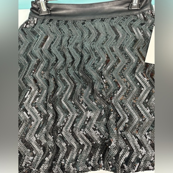 Evening black skirt leather and sequin, lined, size 4 (S) approx 26", NWT - Picture 4 of 11